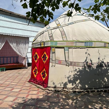 Guest House "Nika", Нукус Екстериор снимка