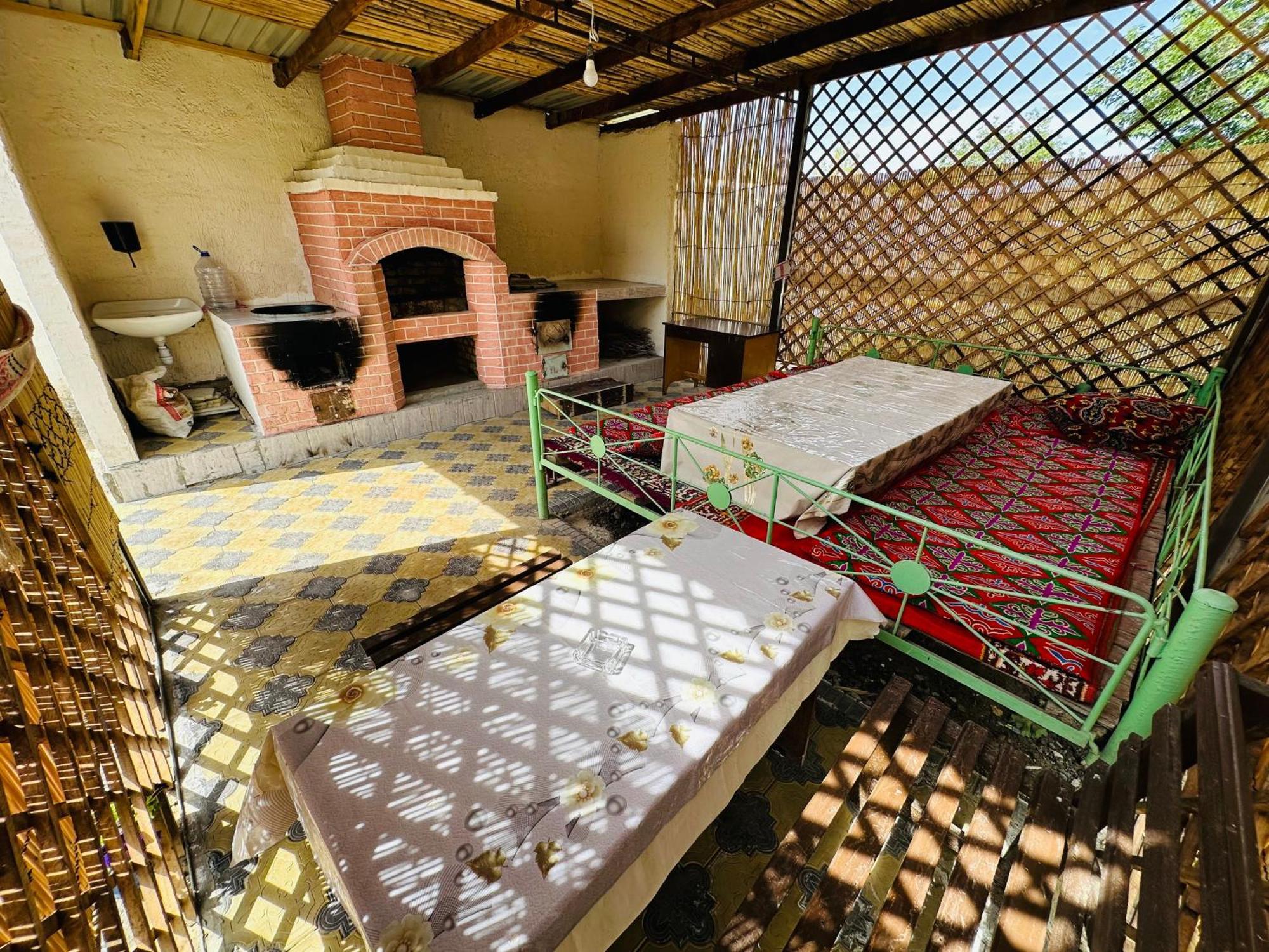 Guest House "Nika", Нукус Екстериор снимка